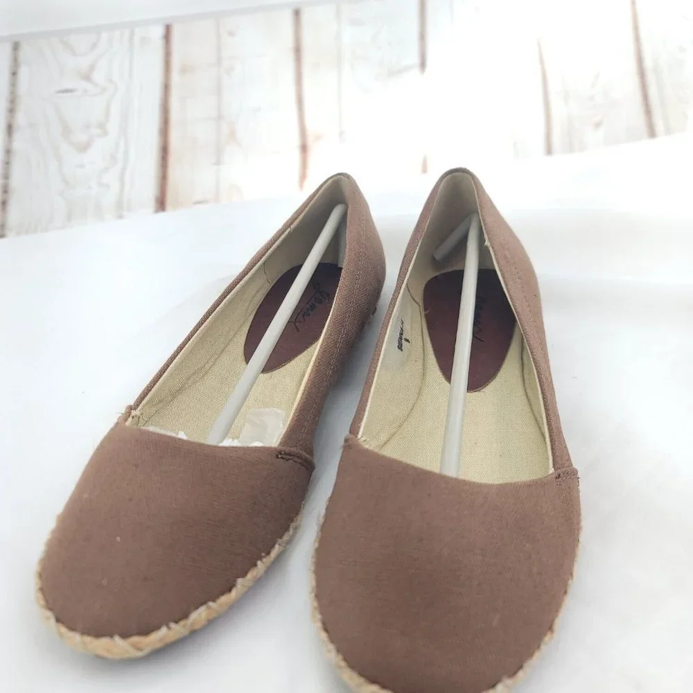 Gomax Womens Sienna-14 Brown Round Toe Slip On Flat Heel Espadrille Shoes Size 9
